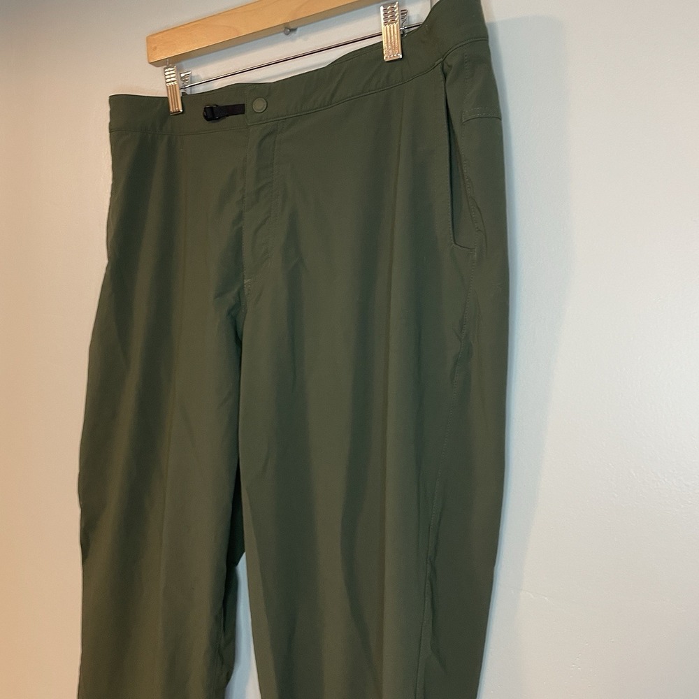 Mountain Hardwear Pants Men's 36/34 Green Belted Hiking Zip Pockets Nylon - Picture 3 of 10
